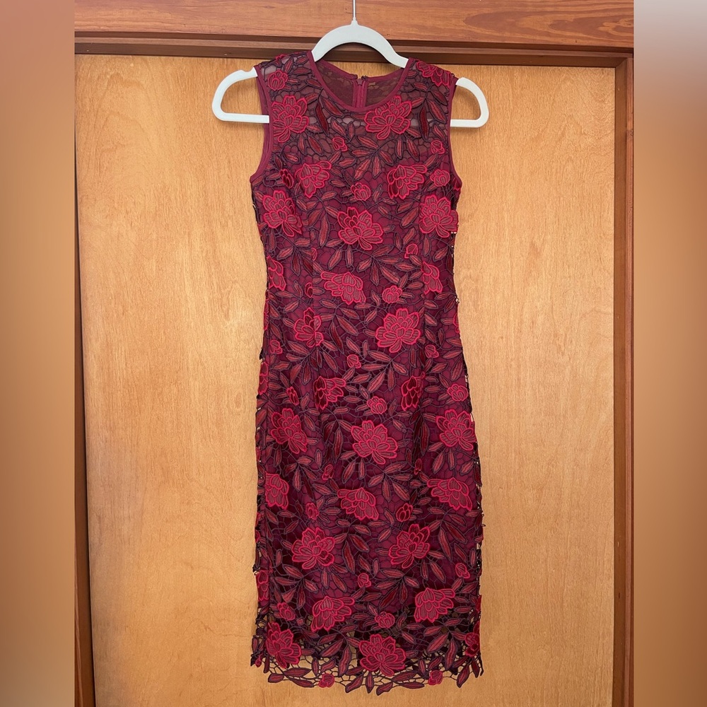 Red Lace Knee-Length Cocktail Dress